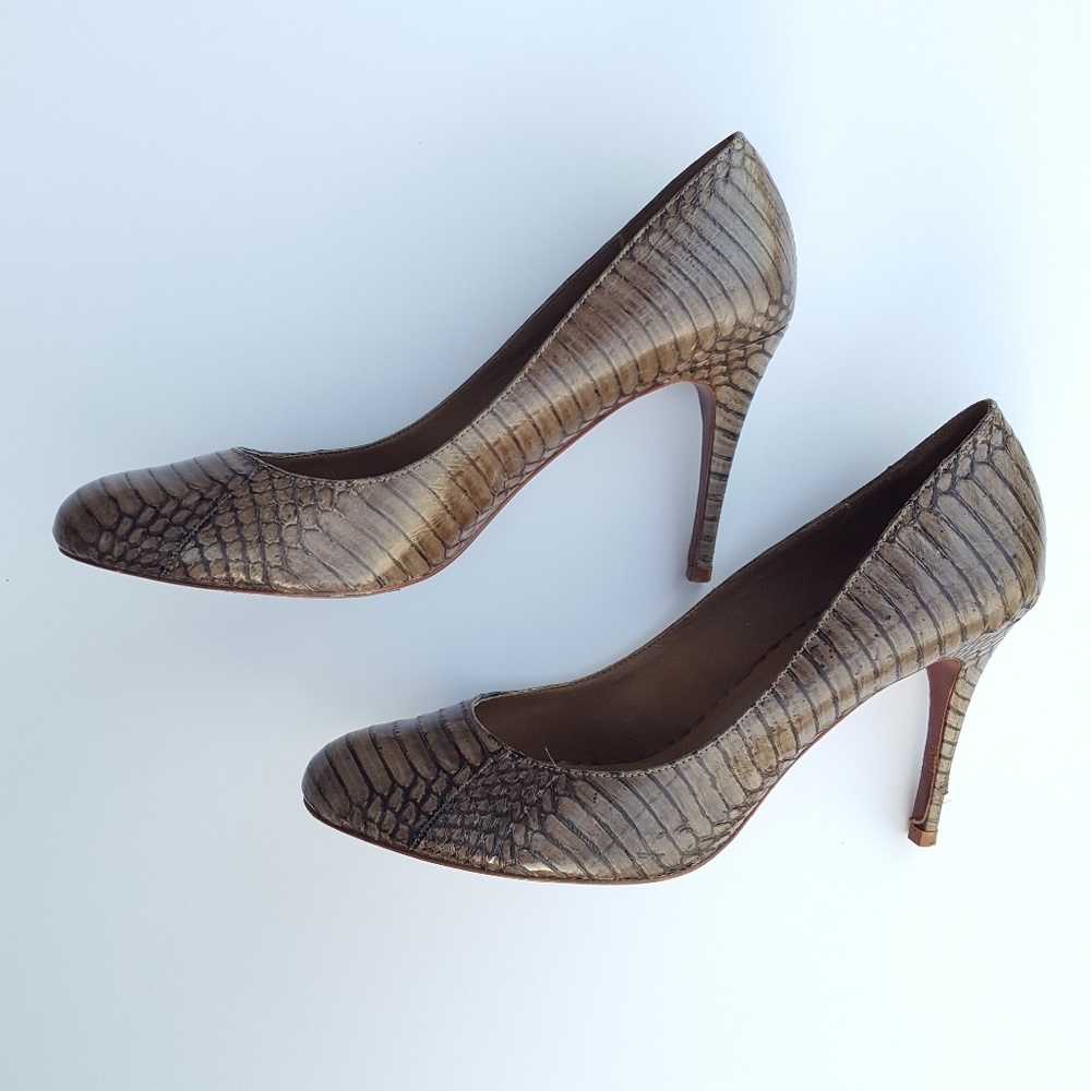 Elie Tahari snakeskin pump - Picture 3 of 6